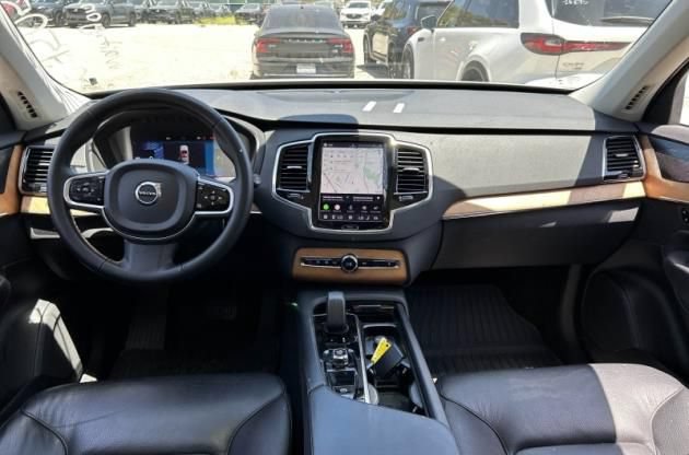 Used 2023 Volvo XC90 B6 Plus w/ Protection Package Premier AWD/4WD image 8