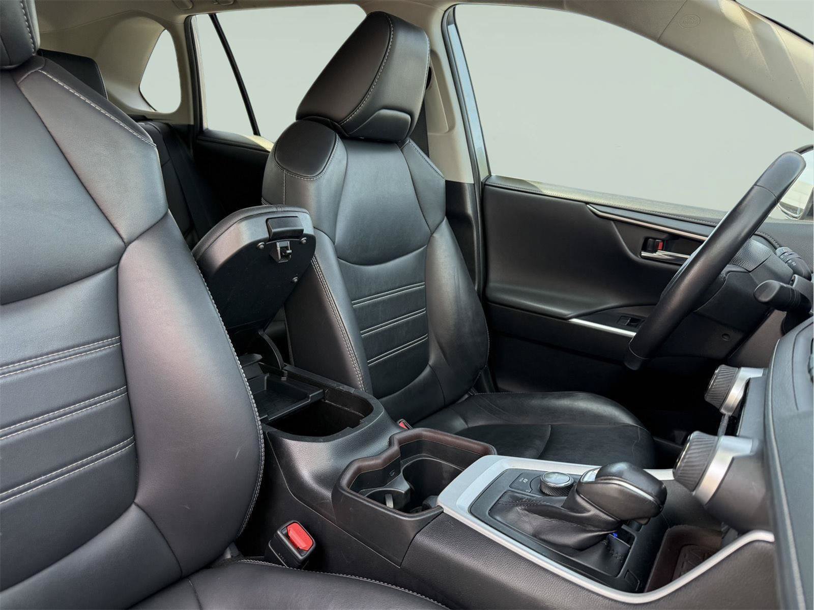 Used 2019 Toyota RAV4 Limited w/ Carpet Mat Package AWD/4WD image 26