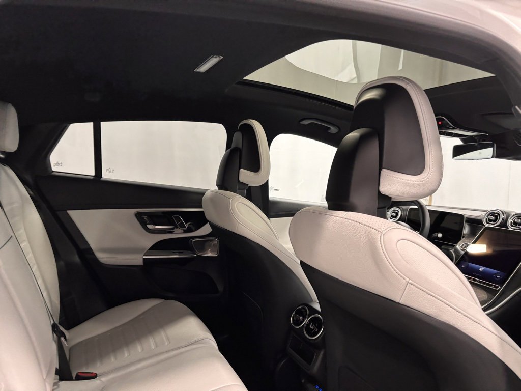 Used 2026 Mercedes-Benz GLC 300 4MATIC image 25