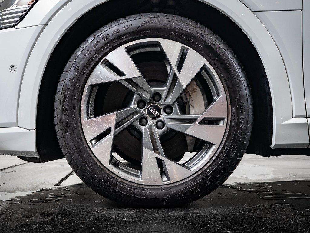 Used 2022 Audi e-tron Premium w/ Convenience Plus Package image 13