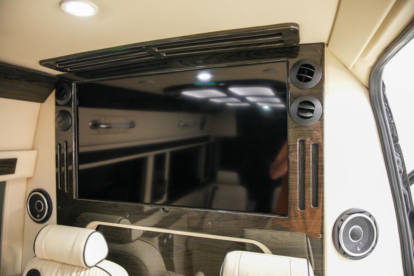 Used 2020 Mercedes-Benz Sprinter 3500 image 61