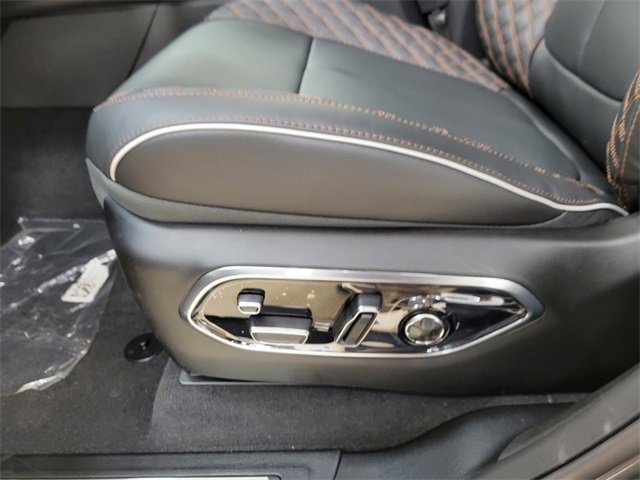 New 2025 Jeep Grand Cherokee Summit image 16