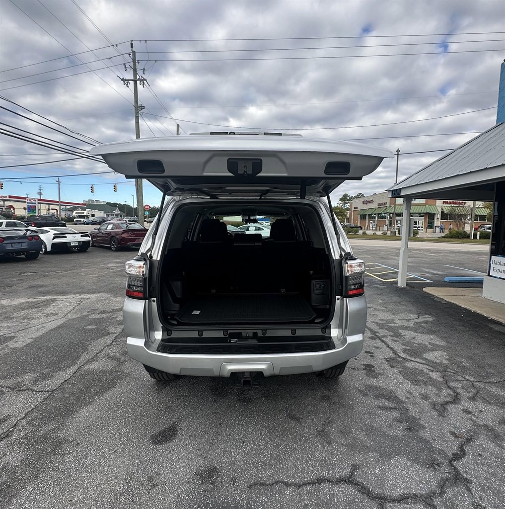 Used 2016 Toyota 4Runner SR5 image 10