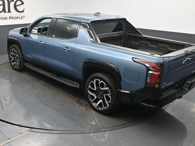 Certified 2025 Chevrolet Silverado EV RST AWD/4WD image 35