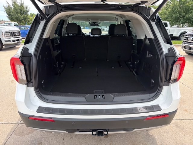 New 2026 Ford Explorer Active w/ Active Comfort Package AWD/4WD image 8