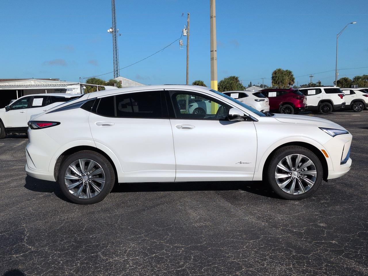 New 2026 Buick Envista Avenir FWD image 3