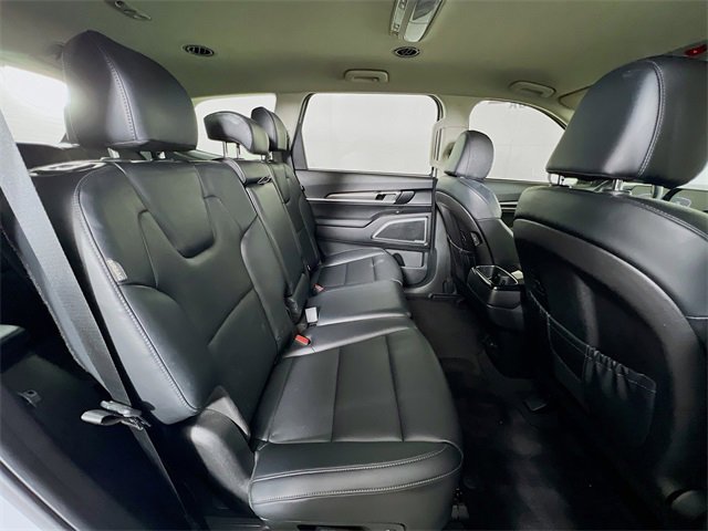Used 2024 Kia Telluride LX image 41