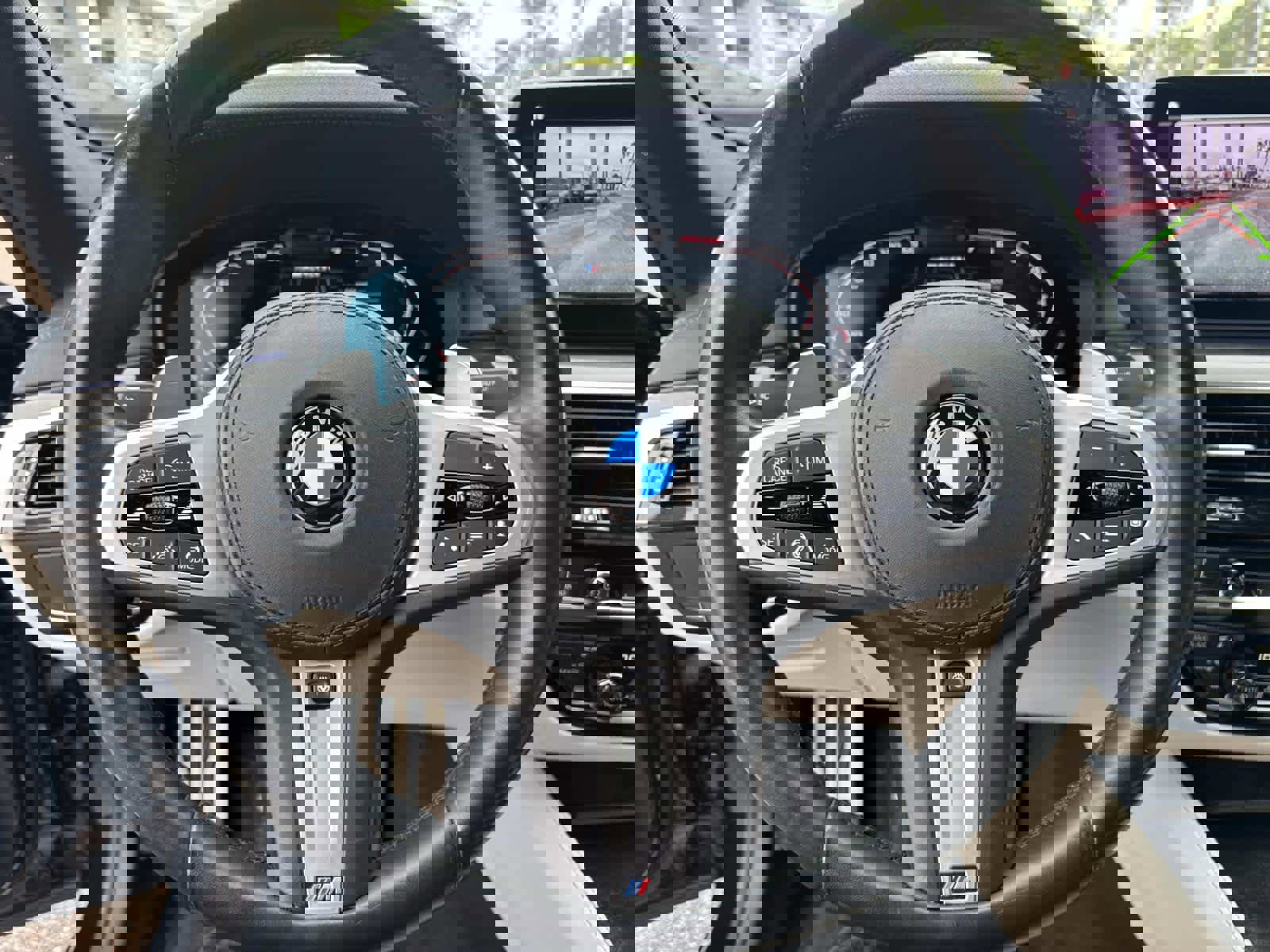 Used 2021 BMW M550i xDrive w/ Executive Package image 28