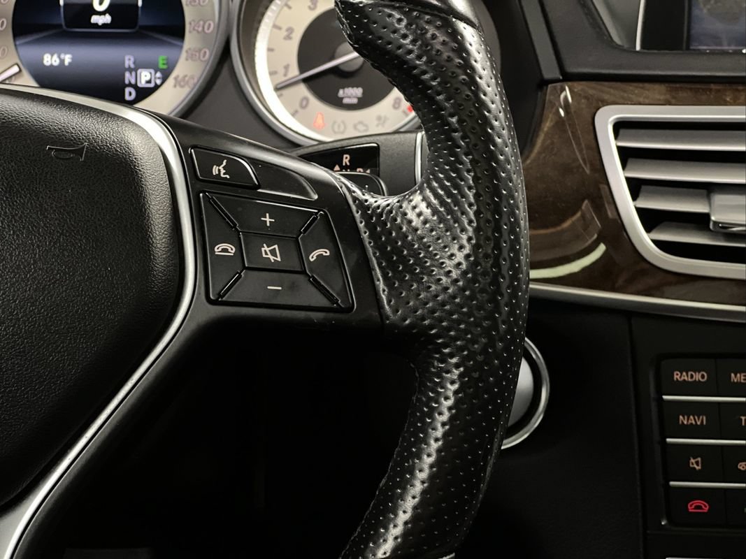 Used 2016 Mercedes-Benz E 400 4MATIC Sedan image 30