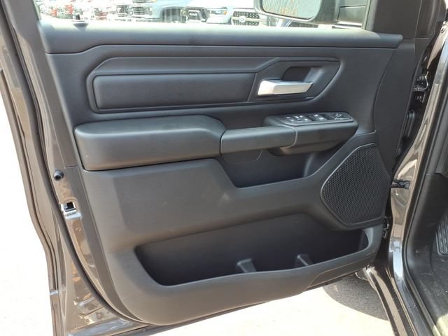 New 2026 RAM 1500 Express AWD/4WD image 16