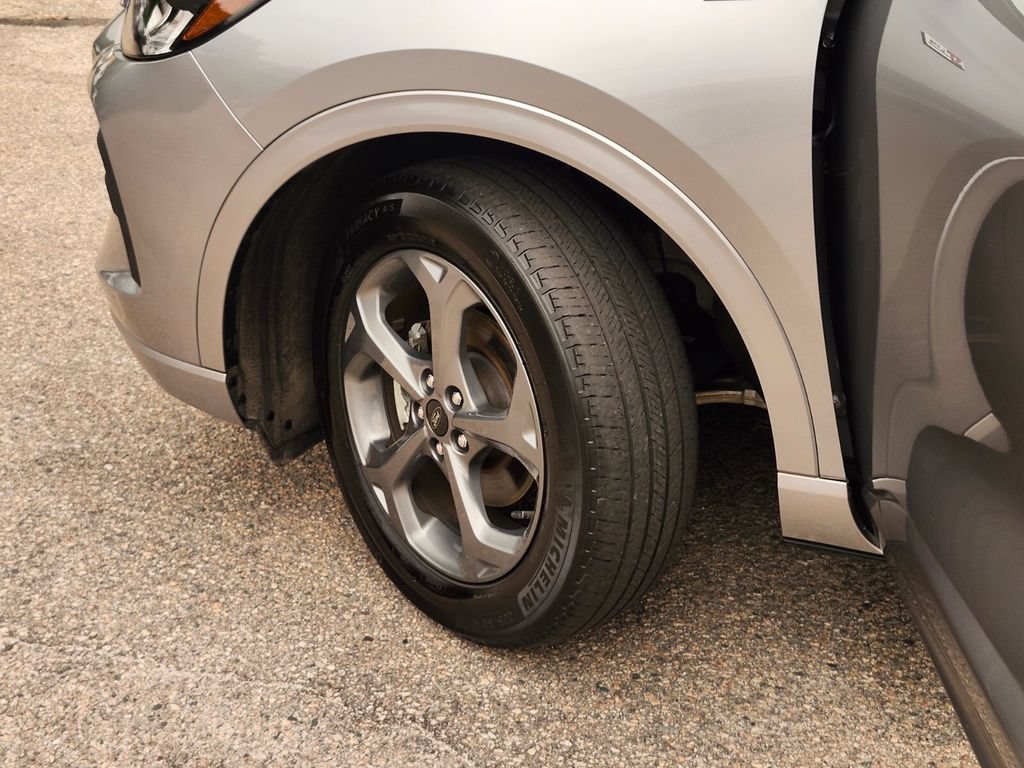 Used 2023 Ford Escape ST-Line Select AWD/4WD image 34