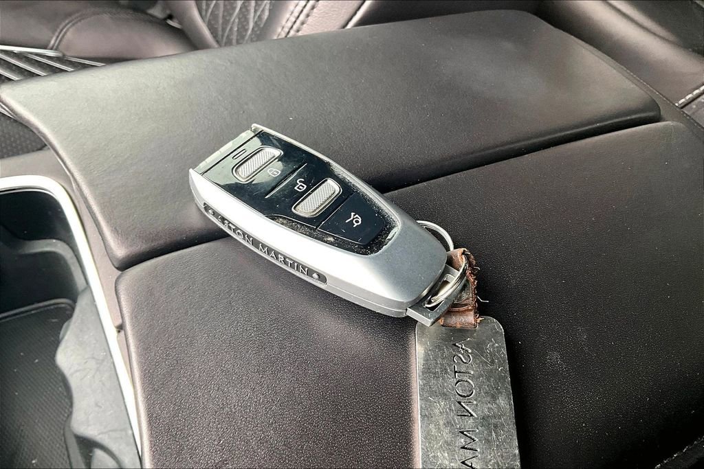 Used 2021 Aston Martin DBX image 10