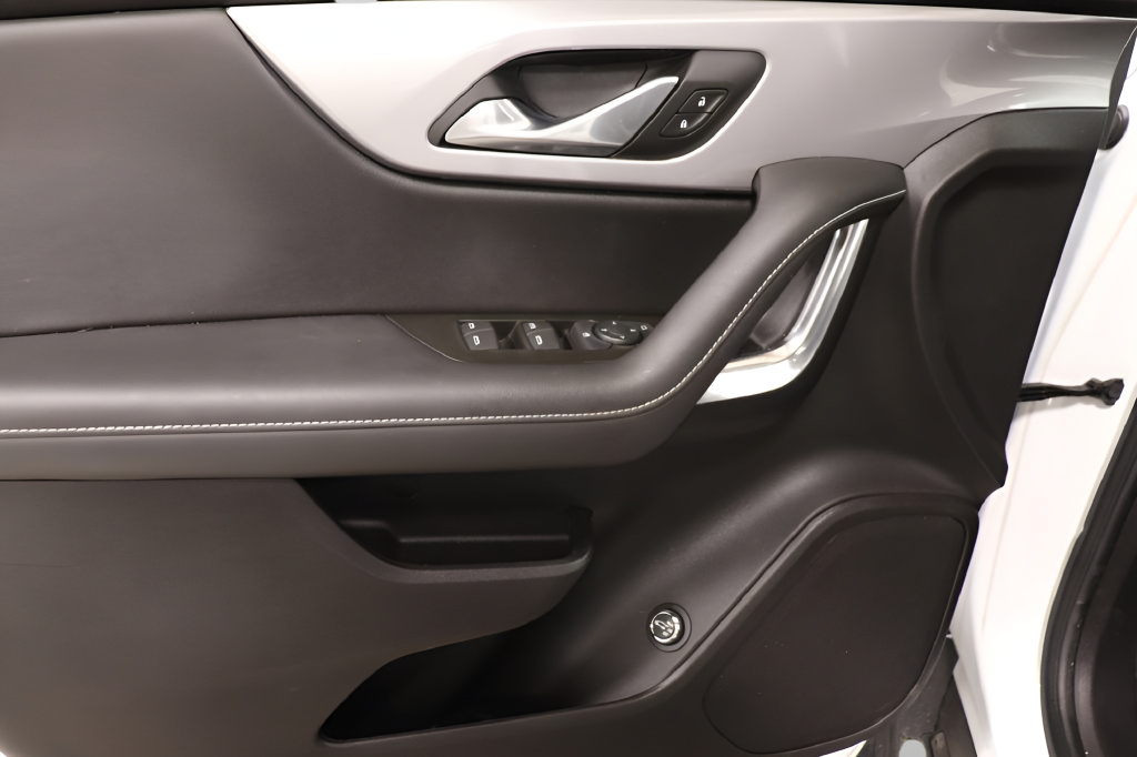 Used 2024 Chevrolet Blazer LT w/ Midnight/Sport Edition FWD image 20