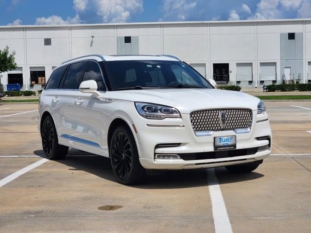 Used 2021 Lincoln Aviator Reserve w/ Equipment Group 210A AWD/4WD image 3