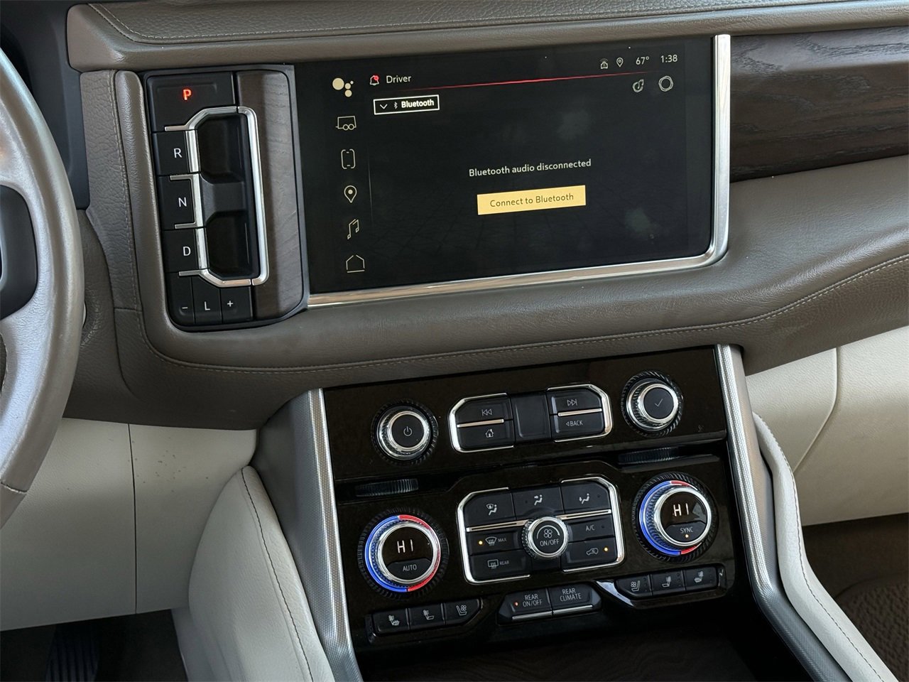 Used 2022 GMC Yukon XL Denali image 16