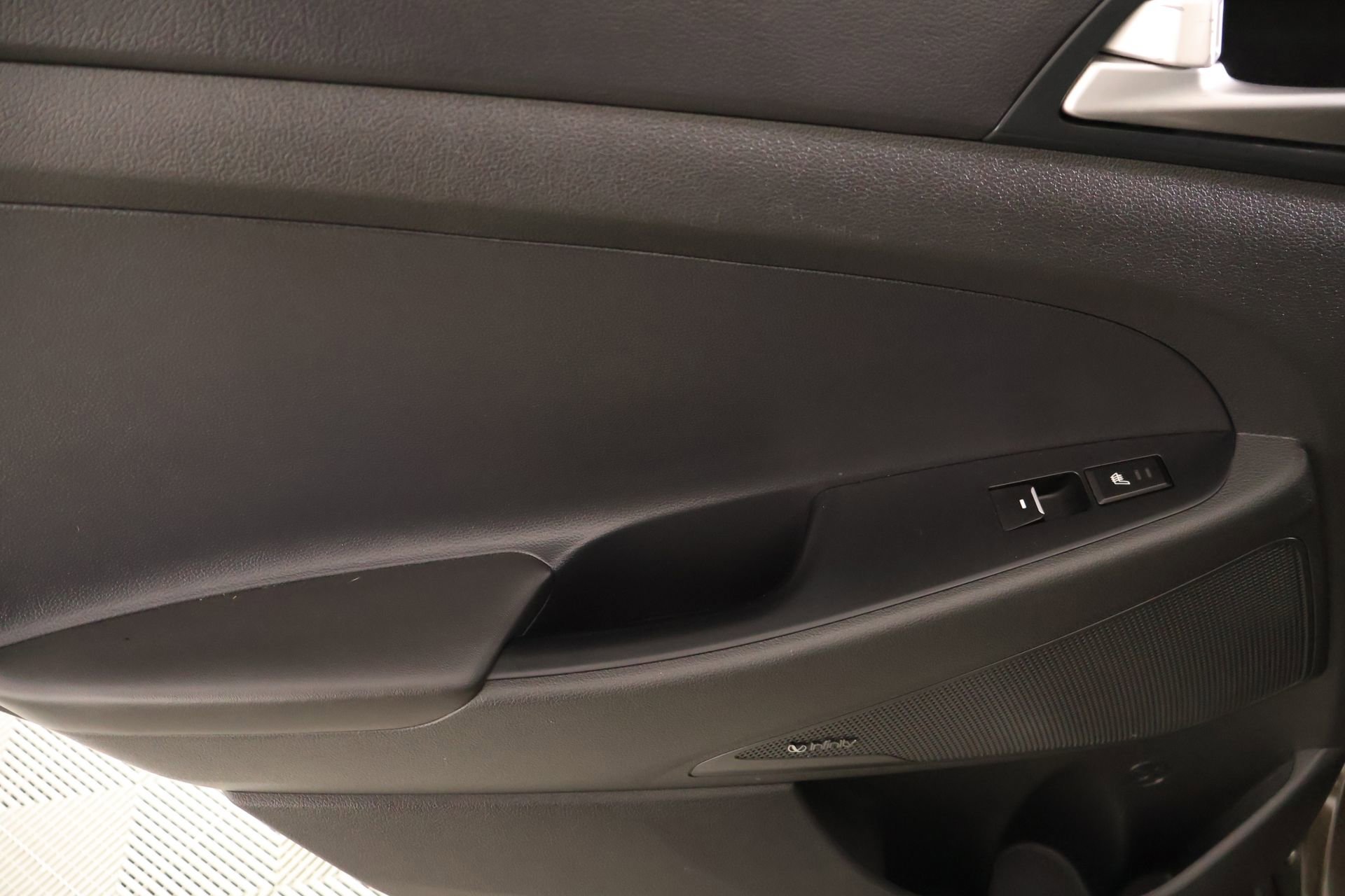 Used 2020 Hyundai Tucson Ultimate w/ Cargo Package FWD image 19