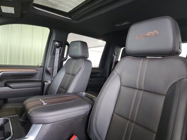 Used 2024 Chevrolet Silverado 2500 High Country w/ High Country Premium Package image 10