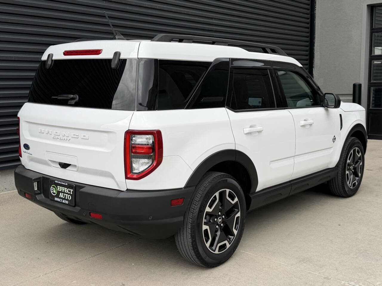 Used 2023 Ford Bronco Sport Outer Banks w/ Tech Package AWD/4WD image 11