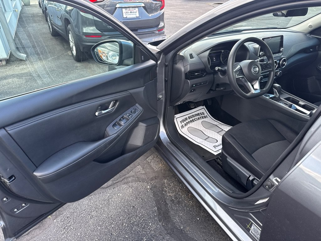 Used 2023 Nissan Sentra SV FWD image 9