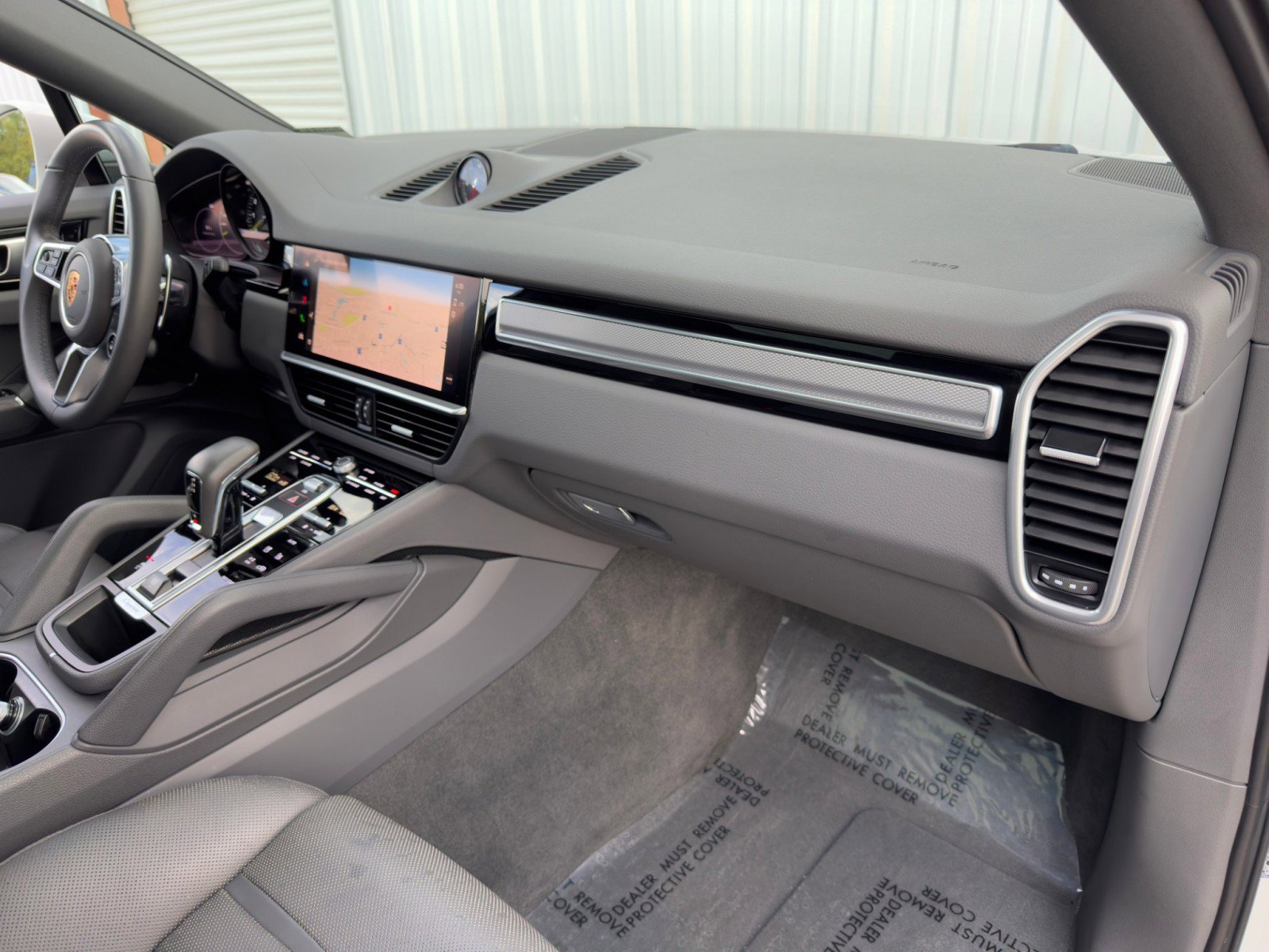Used 2023 Porsche Cayenne E-Hybrid image 16