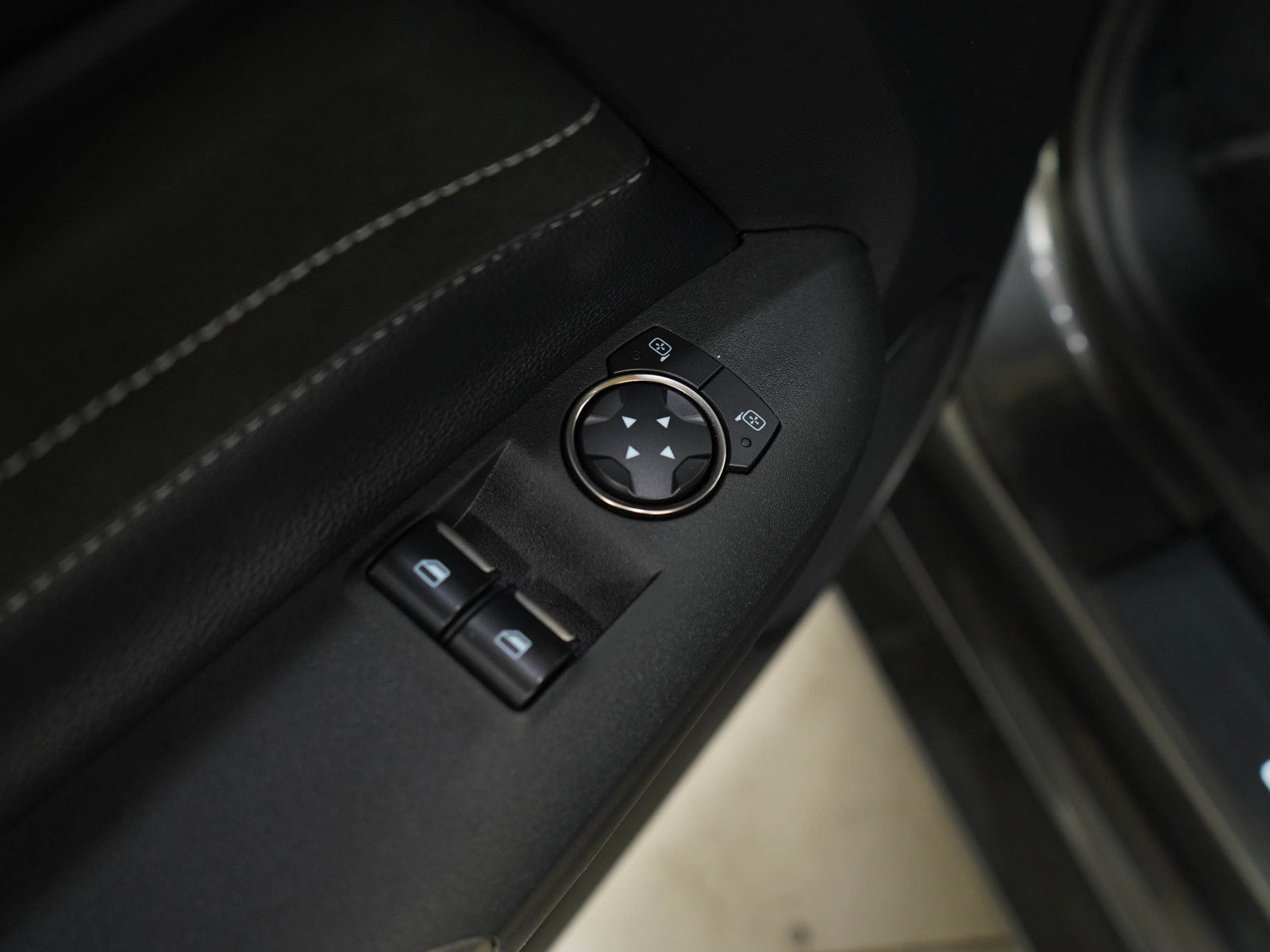 Used 2016 Ford Mustang Shelby GT350 w/ Technology Package RWD image 17