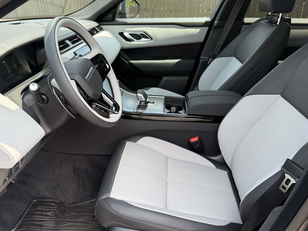 New 2026 Land Rover Range Rover Velar Dynamic SE image 11