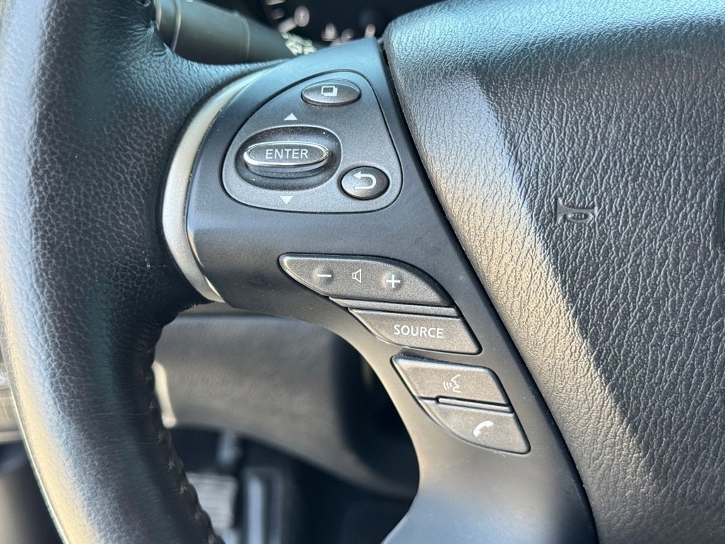 Used 2020 Nissan Pathfinder SL image 26