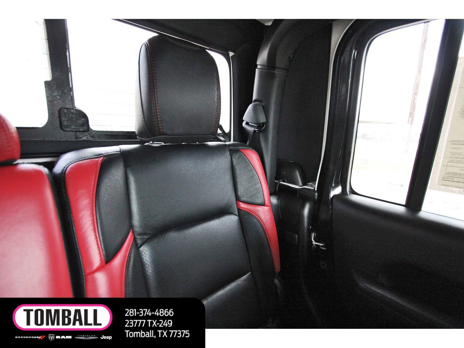 Used 2024 Jeep Gladiator Rubicon w/ Technology Group image 12