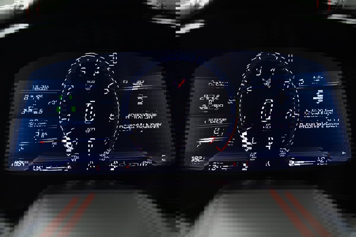 Used 2020 Chevrolet Corvette Stingray Premium Cpe w/ 3LT Preferred Equipment Group image 35