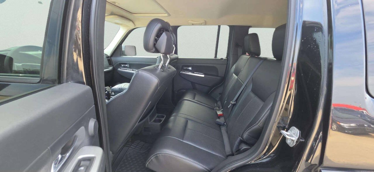 Used 2010 Jeep Liberty Limited AWD/4WD image 7