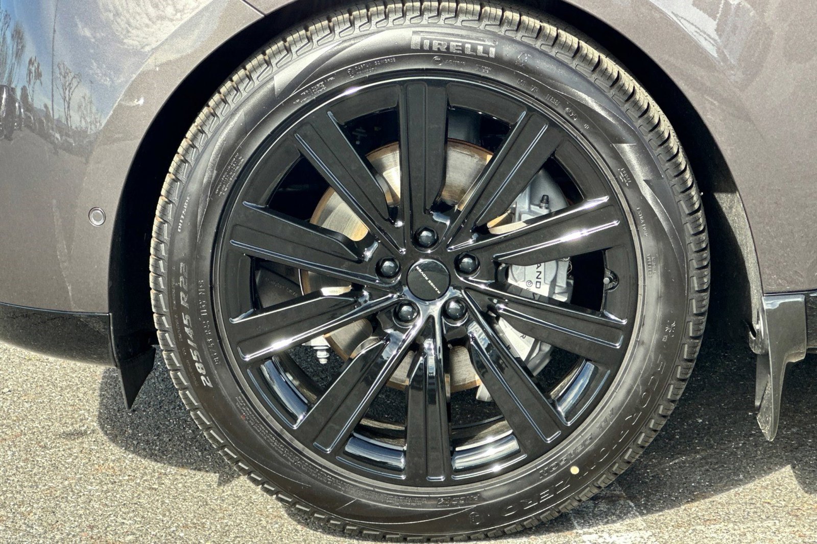 New 2026 Land Rover Range Rover Long Wheelbase SE image 13