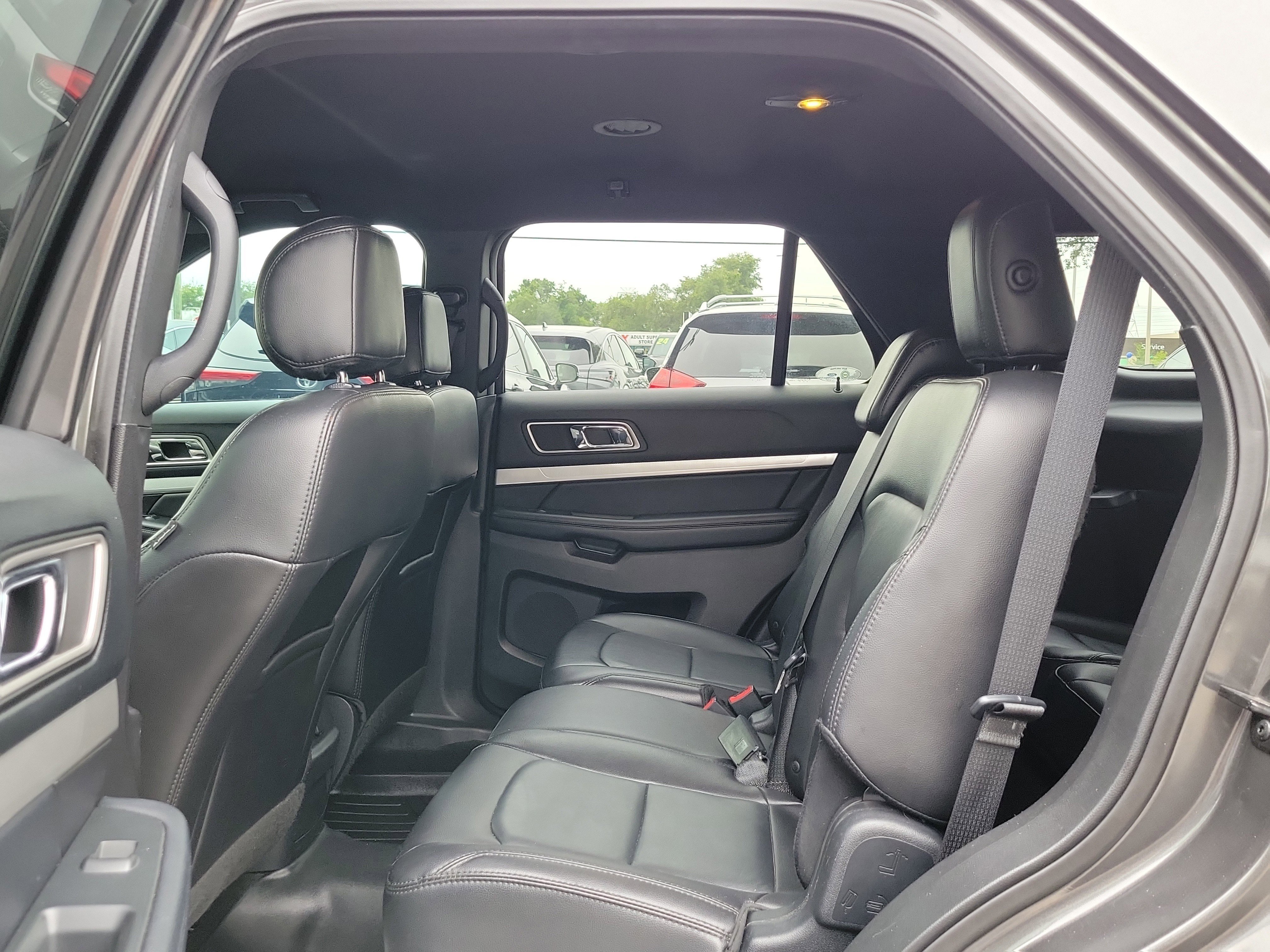 Used 2017 Ford Explorer XLT w/ Equipment Group 202A FWD image 12