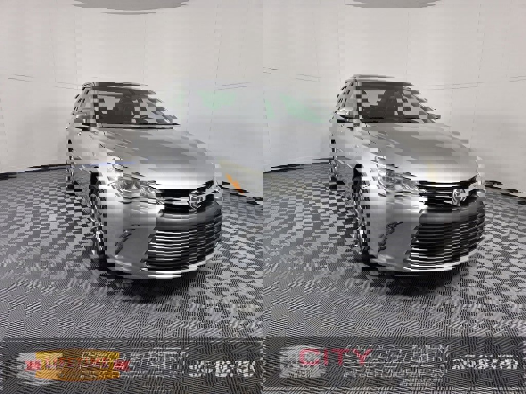 Used 2016 Toyota Camry XLE