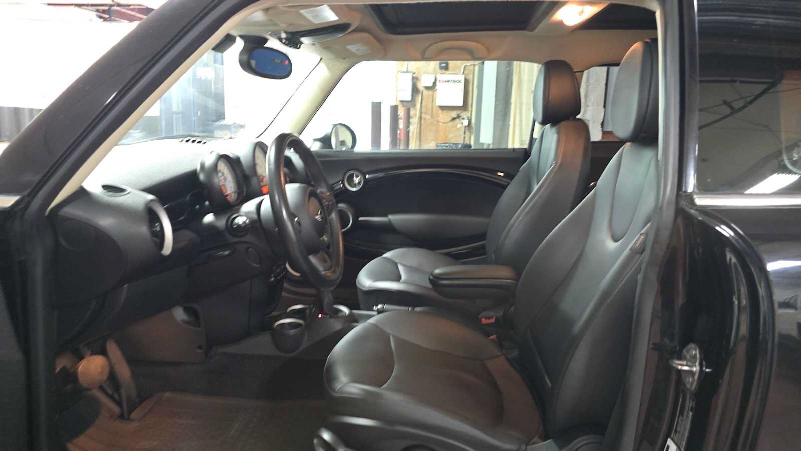 Used 2013 MINI Cooper Clubman FWD image 20