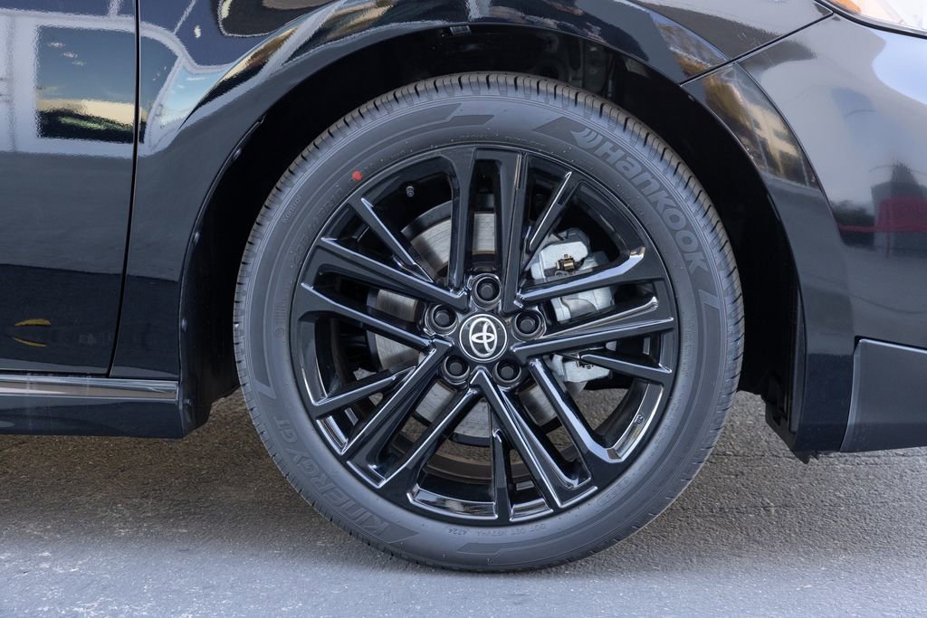New 2026 Toyota Camry SE FWD image 4