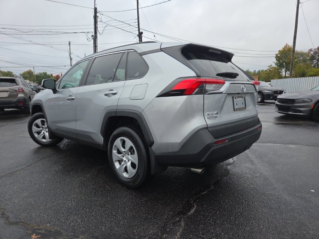 Used 2021 Toyota RAV4 LE image 4
