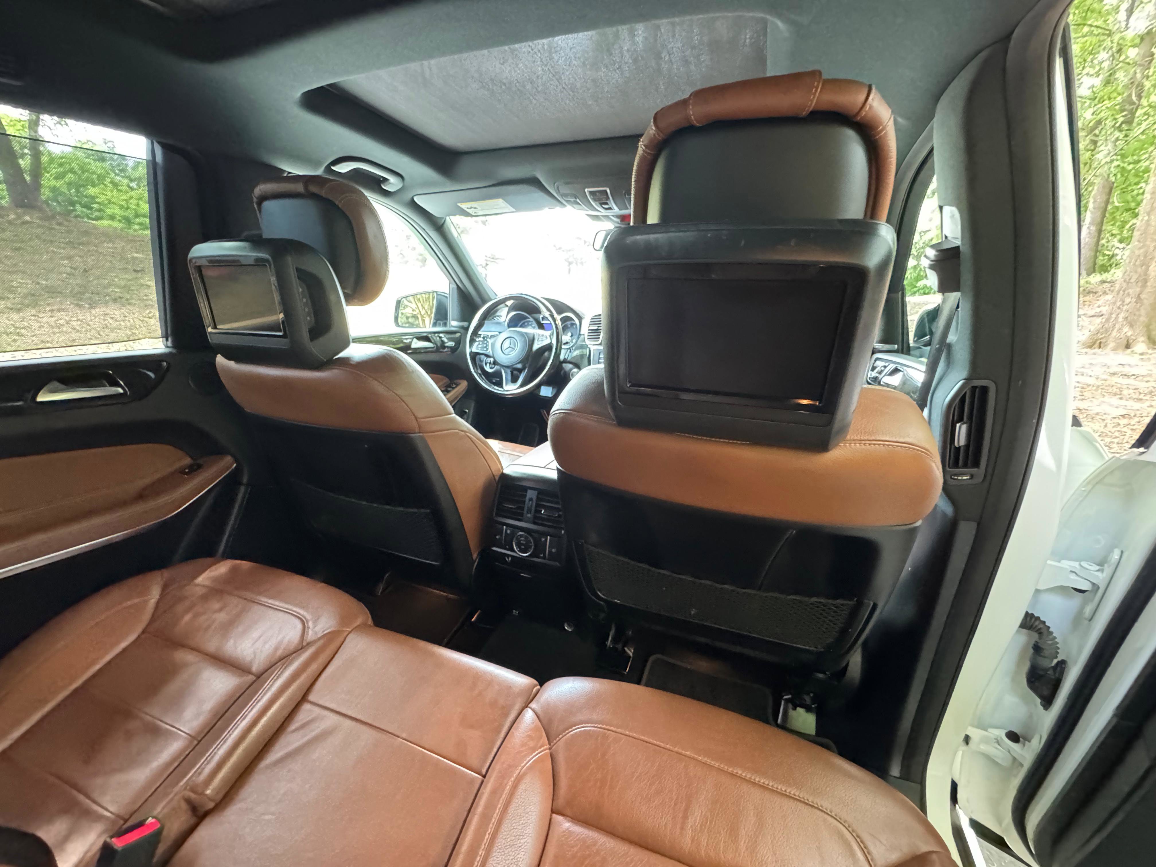 Used 2018 Mercedes-Benz GLS 550 4MATIC image 32