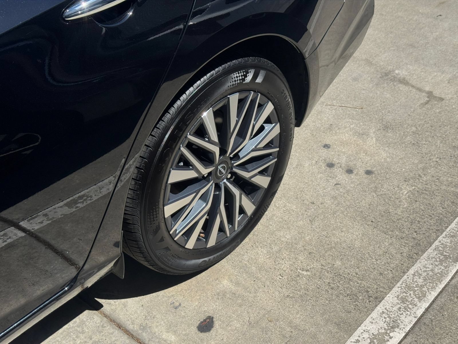 Used 2025 Nissan Altima 2.5 SV FWD image 31