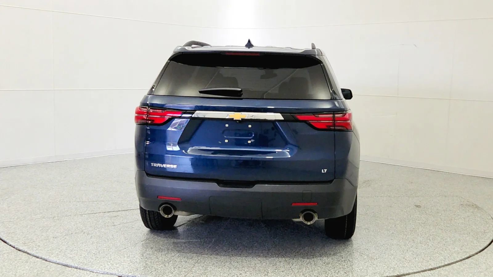 Used 2023 Chevrolet Traverse LT image 8