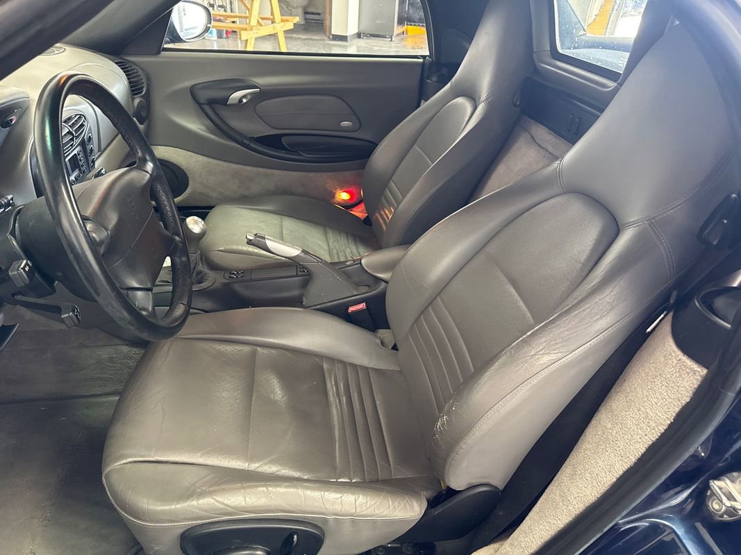 Used 2000 Porsche Boxster image 9