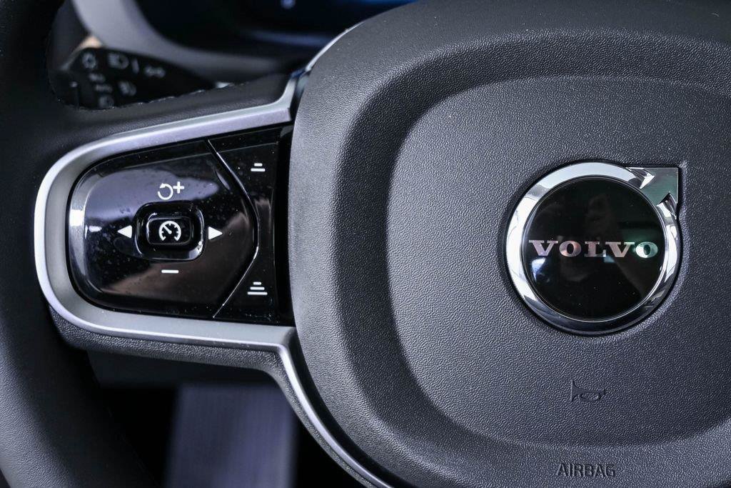 New 2026 Volvo XC60 B5 Plus w/ Protection Package Premier AWD/4WD image 9