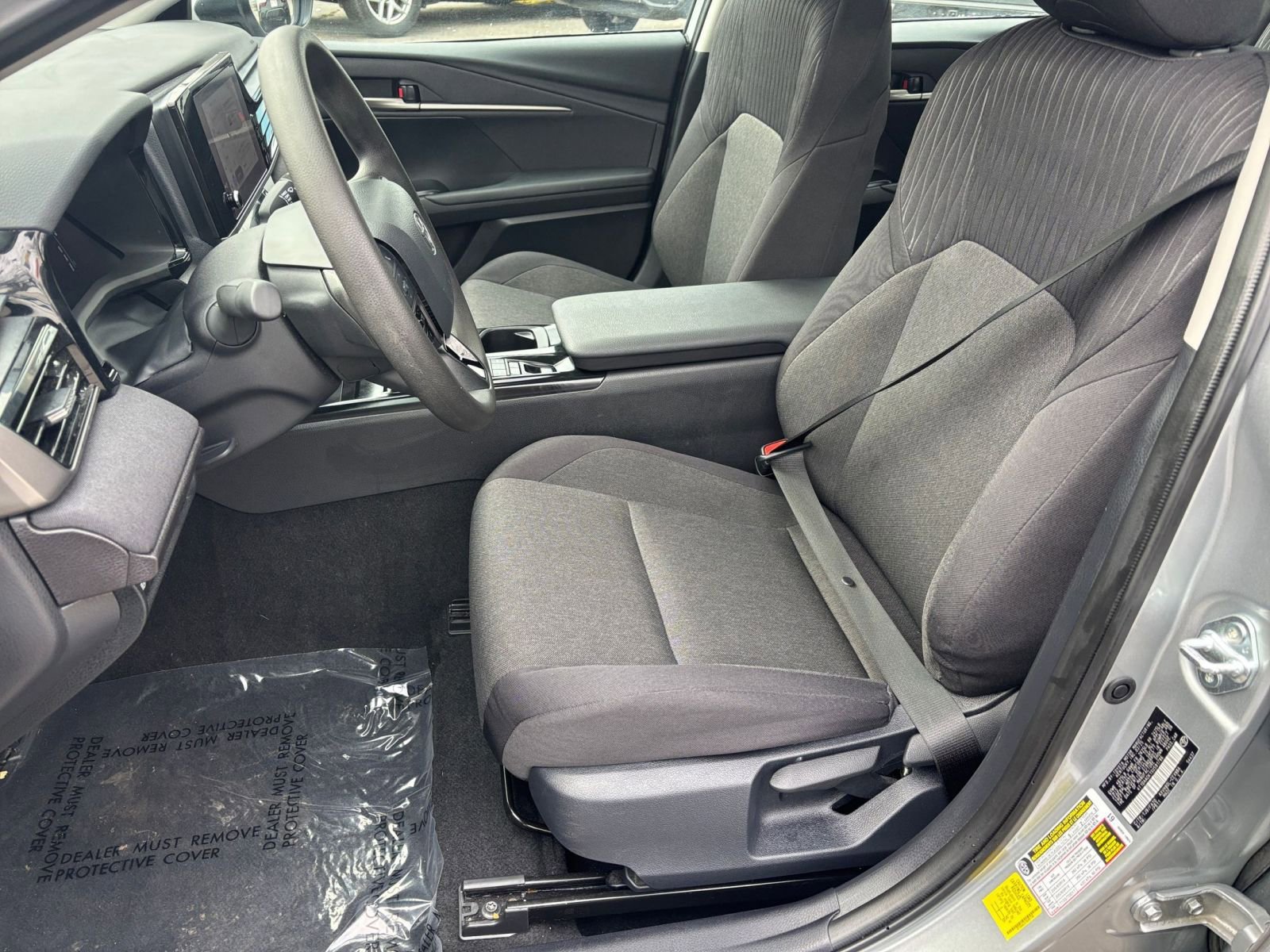 Used 2025 Toyota Camry LE image 32