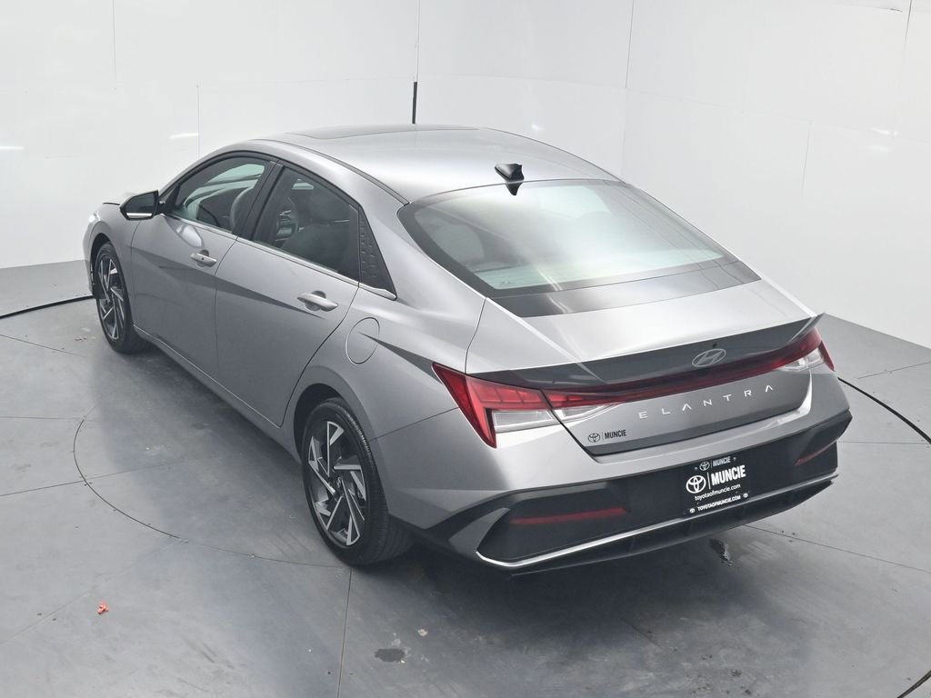 Used 2025 Hyundai Elantra SEL image 52