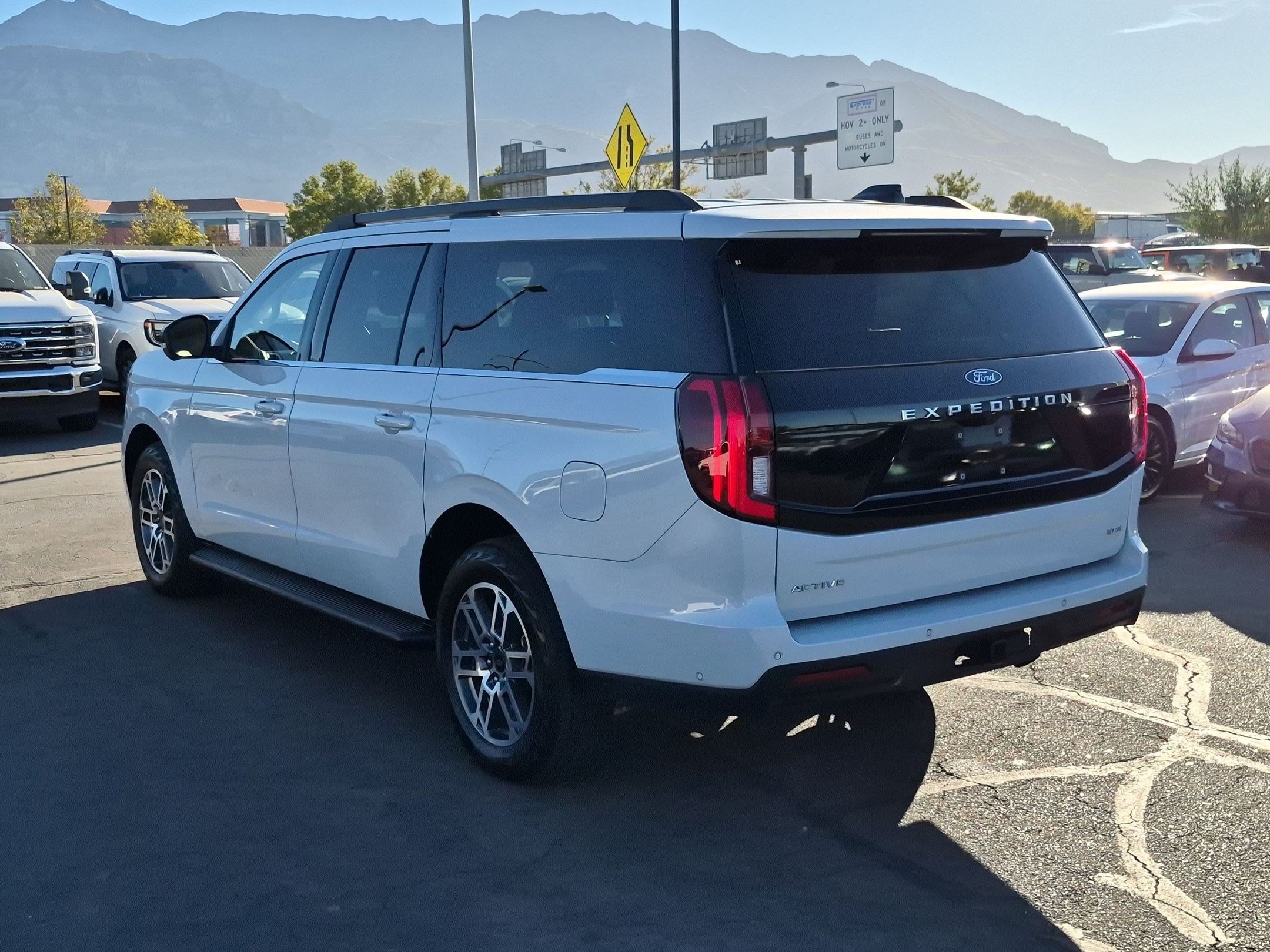 Used 2025 Ford Expedition Max Active AWD/4WD image 9