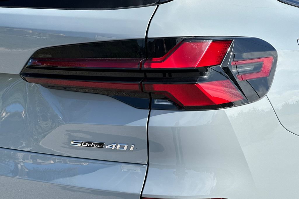 Used 2024 BMW X5 sDrive40i w/ M Sport Package image 34