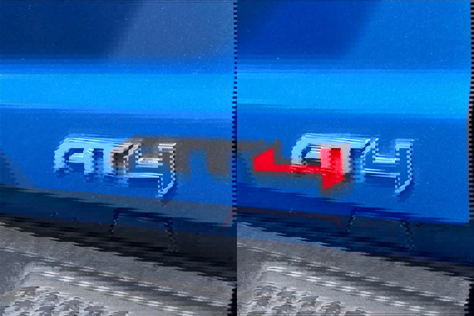 Used 2024 GMC Canyon AT4 w/ Technology Package image 10