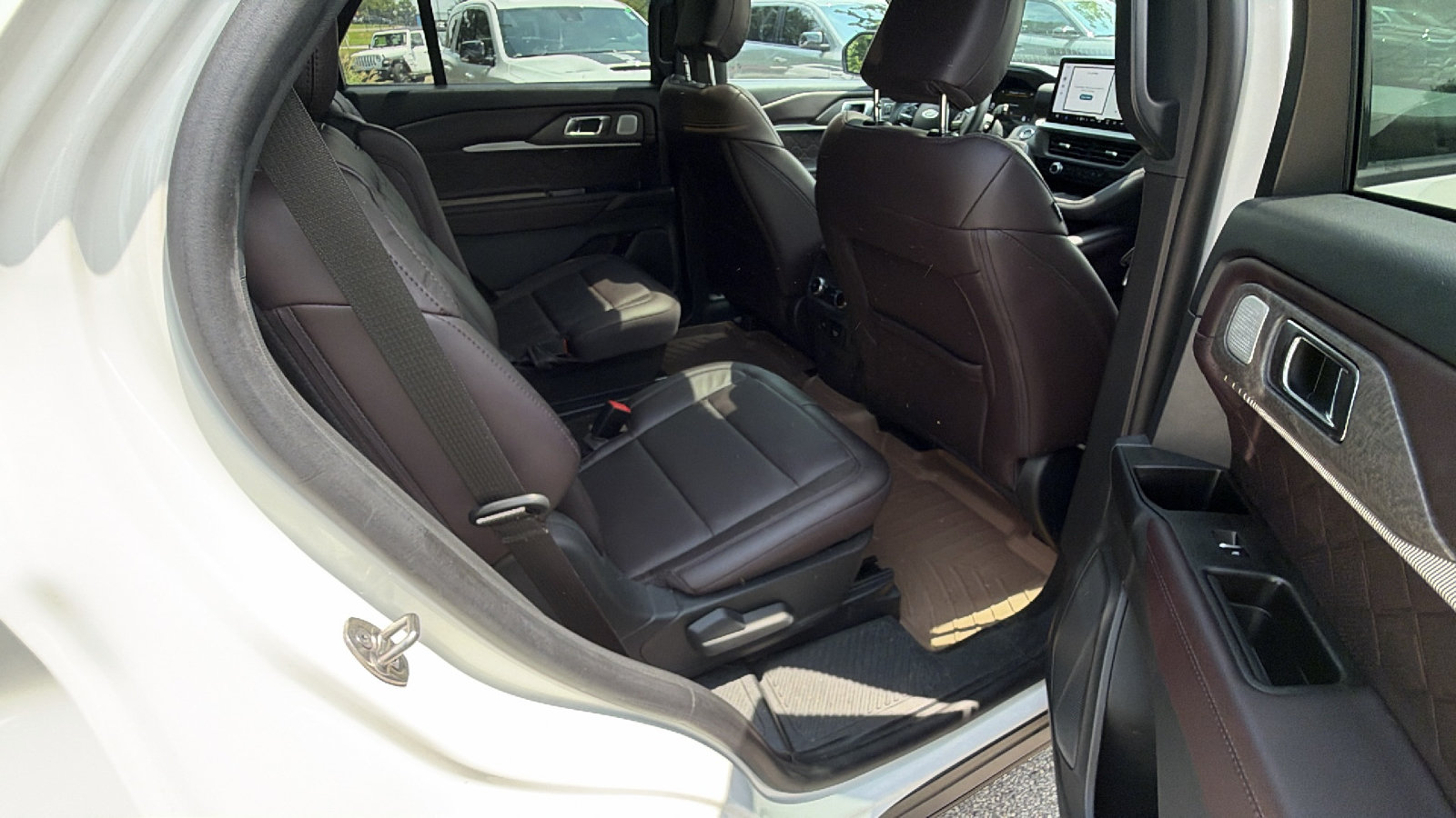 Used 2025 Ford Explorer Platinum w/ Ultimate Package RWD image 22