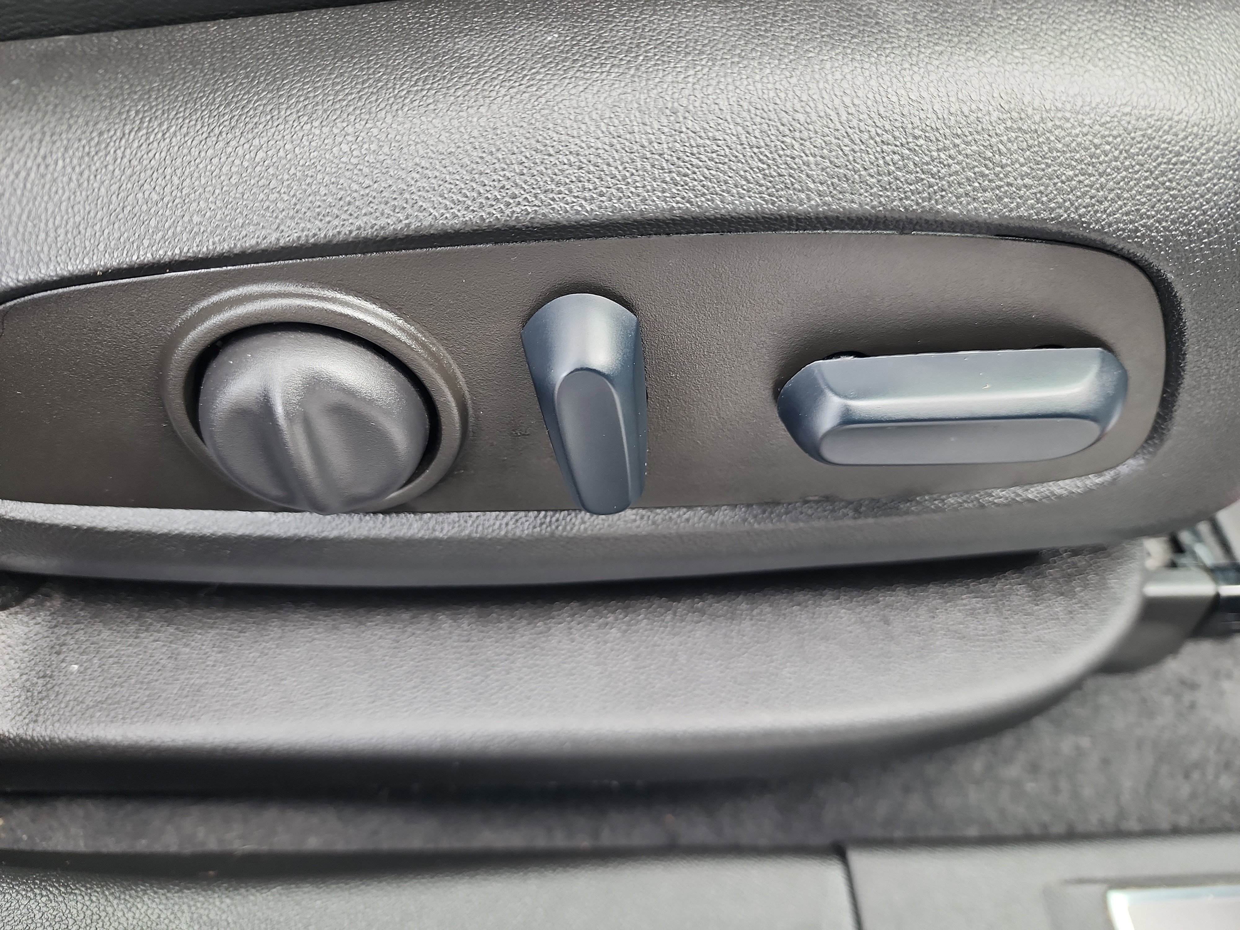 Certified 2023 GMC Acadia AT4 w/ Technology Package image 38