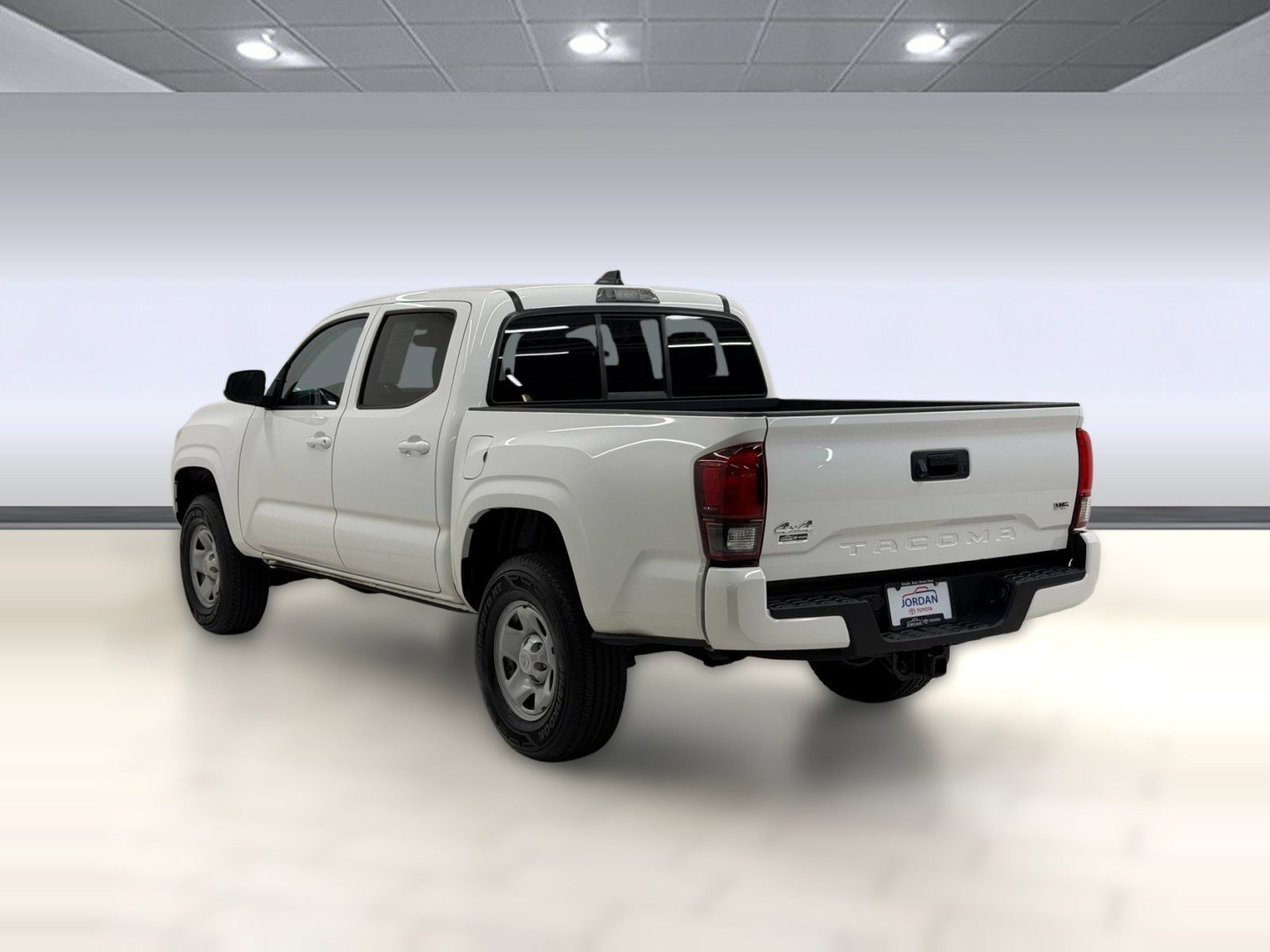 Used 2023 Toyota Tacoma SR AWD/4WD image 2