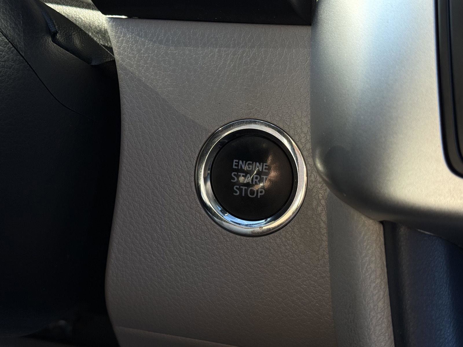 Used 2019 Toyota Highlander XLE image 19